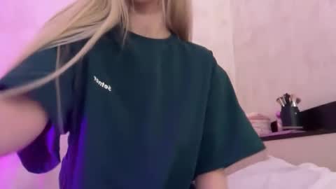 Kristy and Alice online show from 03-08-26, 01:15