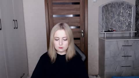 Snapshot of kristy_fran chatting on 01-06-26, 09:18 Kristy online show from 01-06-26, 09:18