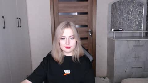 Snapshot of kristy_fran chatting on 01-12-26, 10:26 Kristy online show from 01-12-26, 10:26