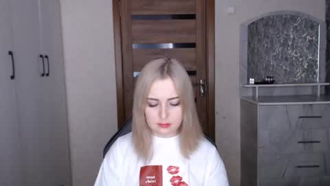 Snapshot of kristy_fran chatting on 01-13-26, 08:14 Kristy online show from 01-13-26, 08:14