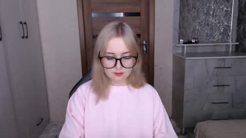 Snapshot of kristy_fran chatting on 01-15-26, 12:04 Kristy online show from 01-15-26, 12:04