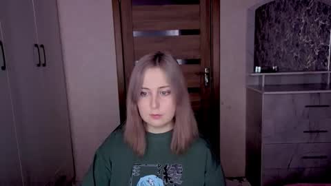 Snapshot of kristy_fran chatting on 02-04-26, 09:09 Kristy online show from 02-04-26, 09:09