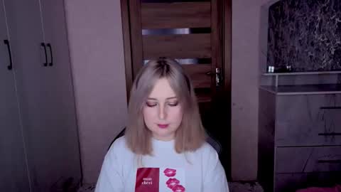 Snapshot of kristy_fran chatting on 02-06-26, 11:08 Kristy online show from 02-06-26, 11:08