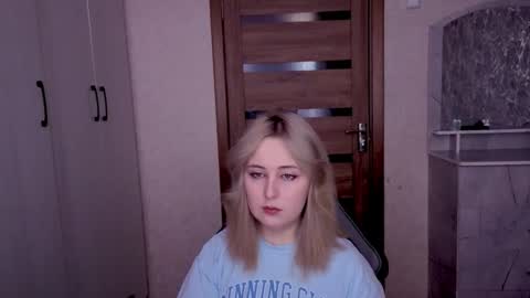 Snapshot of kristy_fran chatting on 02-10-26, 05:11 Kristy online show from 02-10-26, 05:11