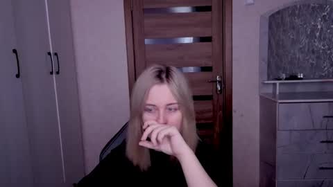 Snapshot of kristy_fran chatting on 02-13-26, 09:05 Kristy online show from 02-13-26, 09:05