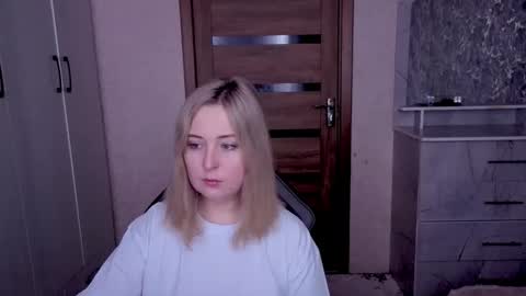 Snapshot of kristy_fran chatting on 02-14-26, 09:17 Kristy online show from 02-14-26, 09:17