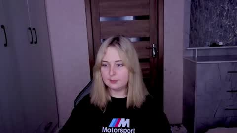 Snapshot of kristy_fran chatting on 02-18-26, 10:06 Kristy online show from 02-18-26, 10:06