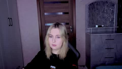 Snapshot of kristy_fran chatting on 02-22-26, 10:52 Kristy online show from 02-22-26, 10:52