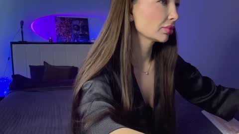 Snapshot of kristy_saint chatting on 02-25-25, 09:20 Kristi online show from 02-25-25, 09:20