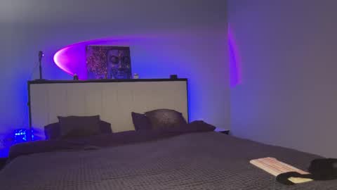 Snapshot of kristy_saint chatting on 02-26-25, 06:04 Kristi online show from 02-26-25, 06:04