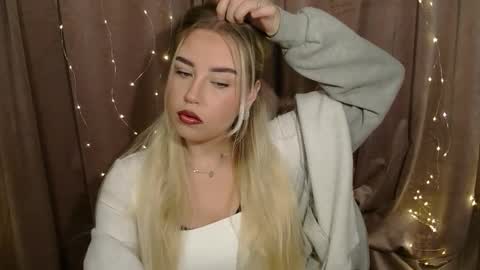 Snapshot of kristyflowers chatting on 12-09-24, 07:17 KristyFlowers online show from 12-09-24, 07:17