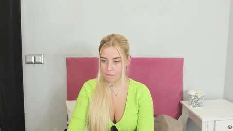 Snapshot of kristyflowers chatting on 01-31-25, 09:48 KristyFlowers online show from 01-31-25, 09:48