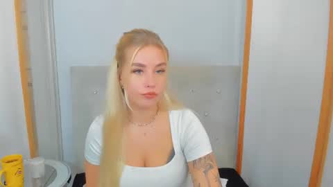 Snapshot of kristyflowers chatting on 03-03-25, 09:44 KristyFlowers online show from 03-03-25, 09:44