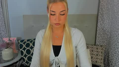KristyFlowers online show from 06-06-26, 02:11