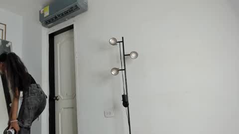 Snapshot of kristyl_paez chatting on 02-22-26, 07:12 Cristina online show from 02-22-26, 07:12