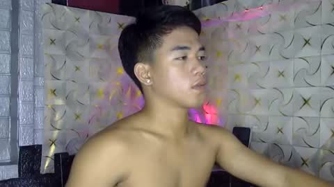 kritthanarkorn online show from 04-22-26, 03:57