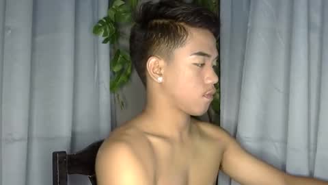 Snapshot of kritthanarkorn chatting on 05-08-26, 02:39 kritthanarkorn online show from 05-08-26, 02:39