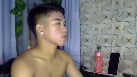 Snapshot of kritthanarkorn chatting on 05-11-26, 03:07 kritthanarkorn online show from 05-11-26, 03:07