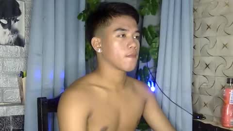 Snapshot of kritthanarkorn chatting on 05-11-26, 04:15 kritthanarkorn online show from 05-11-26, 04:15