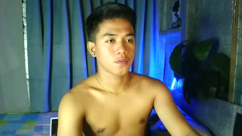 Snapshot of kritthanarkorn chatting on 05-19-26, 06:14 kritthanarkorn online show from 05-19-26, 06:14