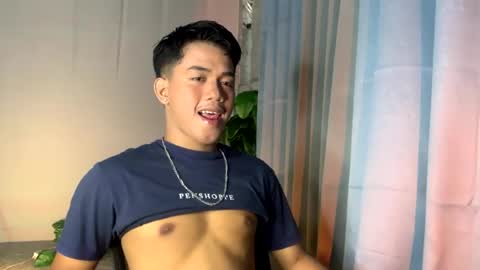 Snapshot of kritthanarkorn chatting on 07-25-26, 04:26 kritthanarkorn online show from 07-25-26, 04:26