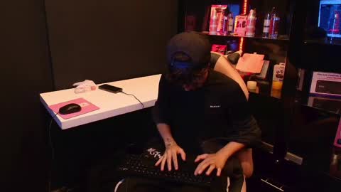 Snapshot of krown_nox chatting on 05-23-26, 02:32 krown_nox online show from 05-23-26, 02:32