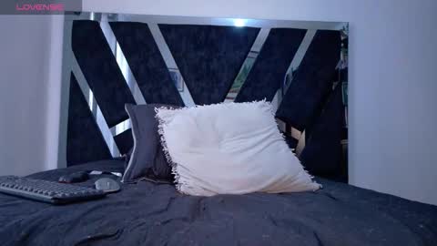 Kroy Wood online show from 11-01-25, 02:19