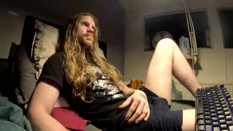 Krullz online show from 12-22-25, 01:46