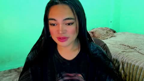 Snapshot of krystal_angel chatting on 05-16-26, 04:42 krystal_angel online show from 05-16-26, 04:42