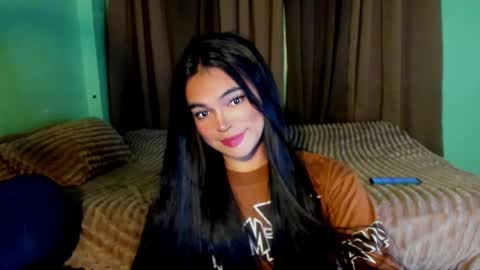 Snapshot of krystal_angel chatting on 05-20-26, 02:12 krystal_angel online show from 05-20-26, 02:12