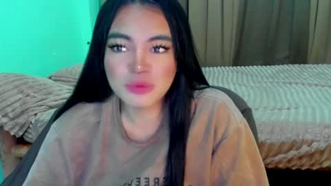 Snapshot of krystal_angel chatting on 06-08-26, 01:28 krystal_angel online show from 06-08-26, 01:28