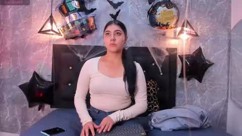 Kystal Taylor online show from 11-01-25, 01:02