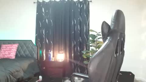 Krystal Blake online show from 04-18-26, 05:50