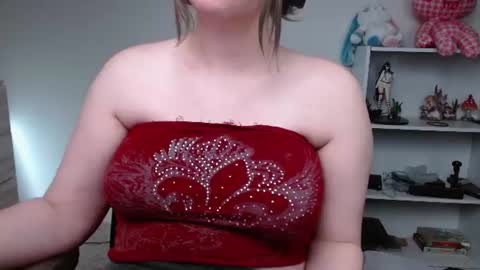 Snapshot of krystalsyxx chatting on 07-02-26, 02:34 Krystal Syx online show from 07-02-26, 02:34