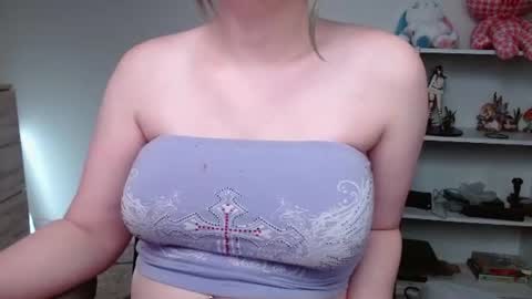 Snapshot of krystalsyxx chatting on 07-07-26, 01:37 Krystal Syx online show from 07-07-26, 01:37