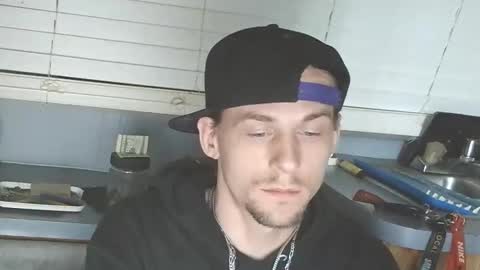 Snapshot of krytiar1992 chatting on 11-22-25, 08:35 krytiar1992 online show from 11-22-25, 08:35