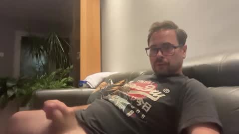 krzysztof1977 online show from 06-14-26, 09:39