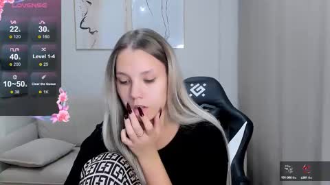 Snapshot of ksusha__sweet chatting on 10-06-25, 02:36 Lady online show from 10-06-25, 02:36