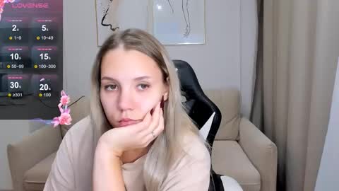 Snapshot of ksusha__sweet chatting on 10-12-25, 03:22 Lady online show from 10-12-25, 03:22