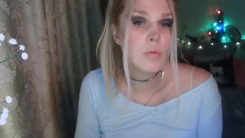 Snapshot of kudesnizza chatting on 12-15-24, 01:54 Annika MTF ts post -op online show from 12-15-24, 01:54
