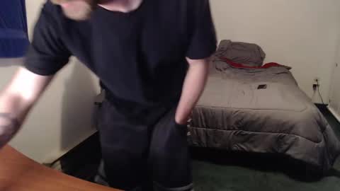 Snapshot of kuggy570 chatting on 02-09-25, 01:11 Kuggy online show from 02-09-25, 01:11