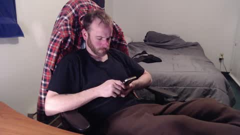 Snapshot of kuggy570 chatting on 02-27-25, 11:37 Kuggy online show from 02-27-25, 11:37