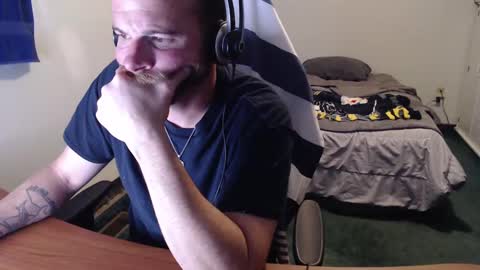 Snapshot of kuggy570 chatting on 10-16-25, 07:15 Kuggy online show from 10-16-25, 07:15