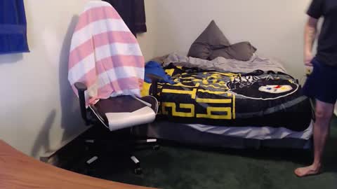 Snapshot of kuggy570 chatting on 10-25-25, 11:54 Kuggy online show from 10-25-25, 11:54