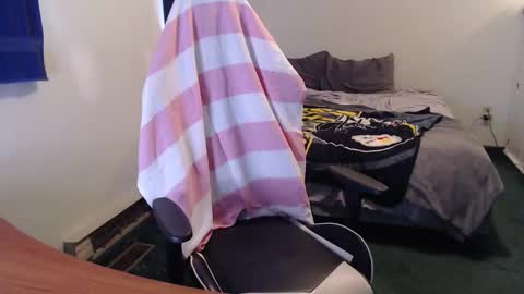 Snapshot of kuggy570 chatting on 10-26-25, 06:14 Kuggy online show from 10-26-25, 06:14