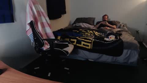 Snapshot of kuggy570 chatting on 10-28-25, 10:12 Kuggy online show from 10-28-25, 10:12