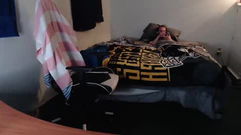 Snapshot of kuggy570 chatting on 11-15-25, 12:19 Kuggy online show from 11-15-25, 12:19