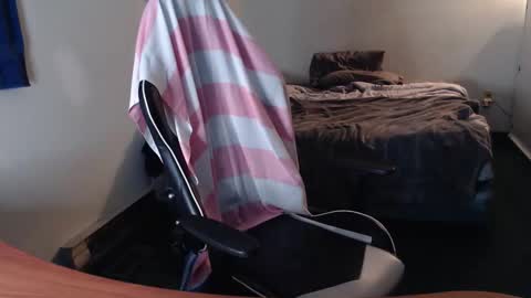 Snapshot of kuggy570 chatting on 03-05-26, 01:01 Kuggy online show from 03-05-26, 01:01