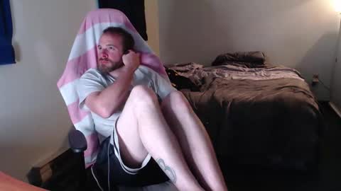 Snapshot of kuggy570 chatting on 05-12-26, 10:51 Kuggy online show from 05-12-26, 10:51