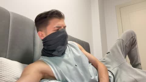 Semih yilmaz online show from 04-12-26, 11:10